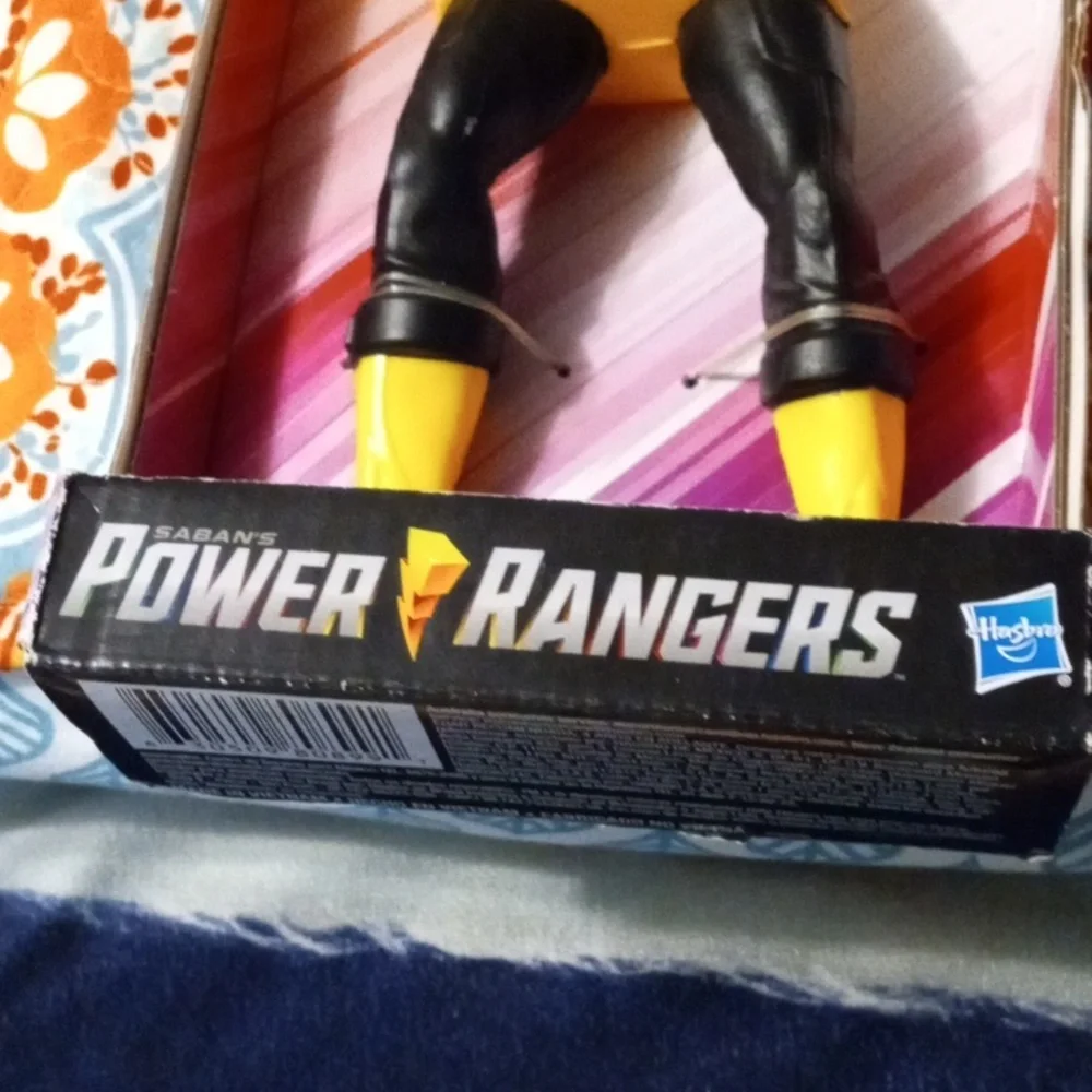 Power Rangers Yellow Action Figure - Picture 4 of 4